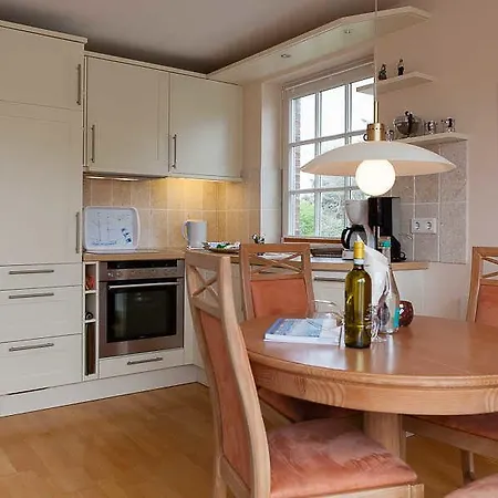 Landhaus Weidenstieg App 4 *